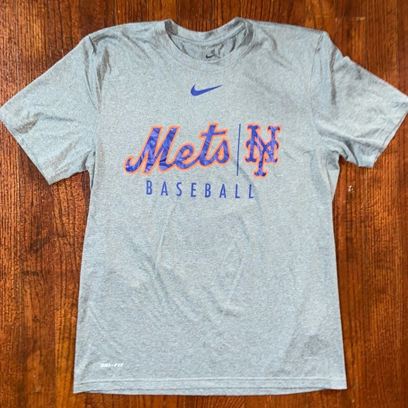 Nike Other - Men’s medium shirt